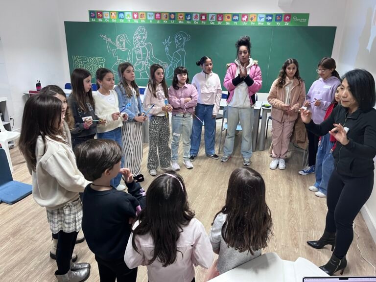 A nossa aula especial K-Pop Demon Hunter foi o máximo!