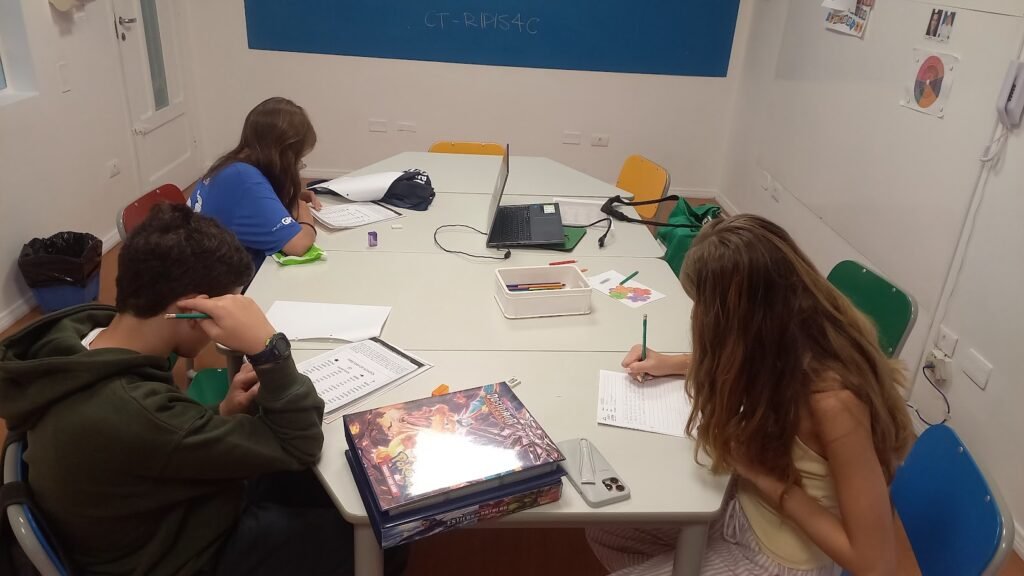 alunos jogando em ingles